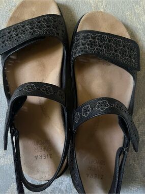 Ziera Black Floral Cutout Comfort Sandals